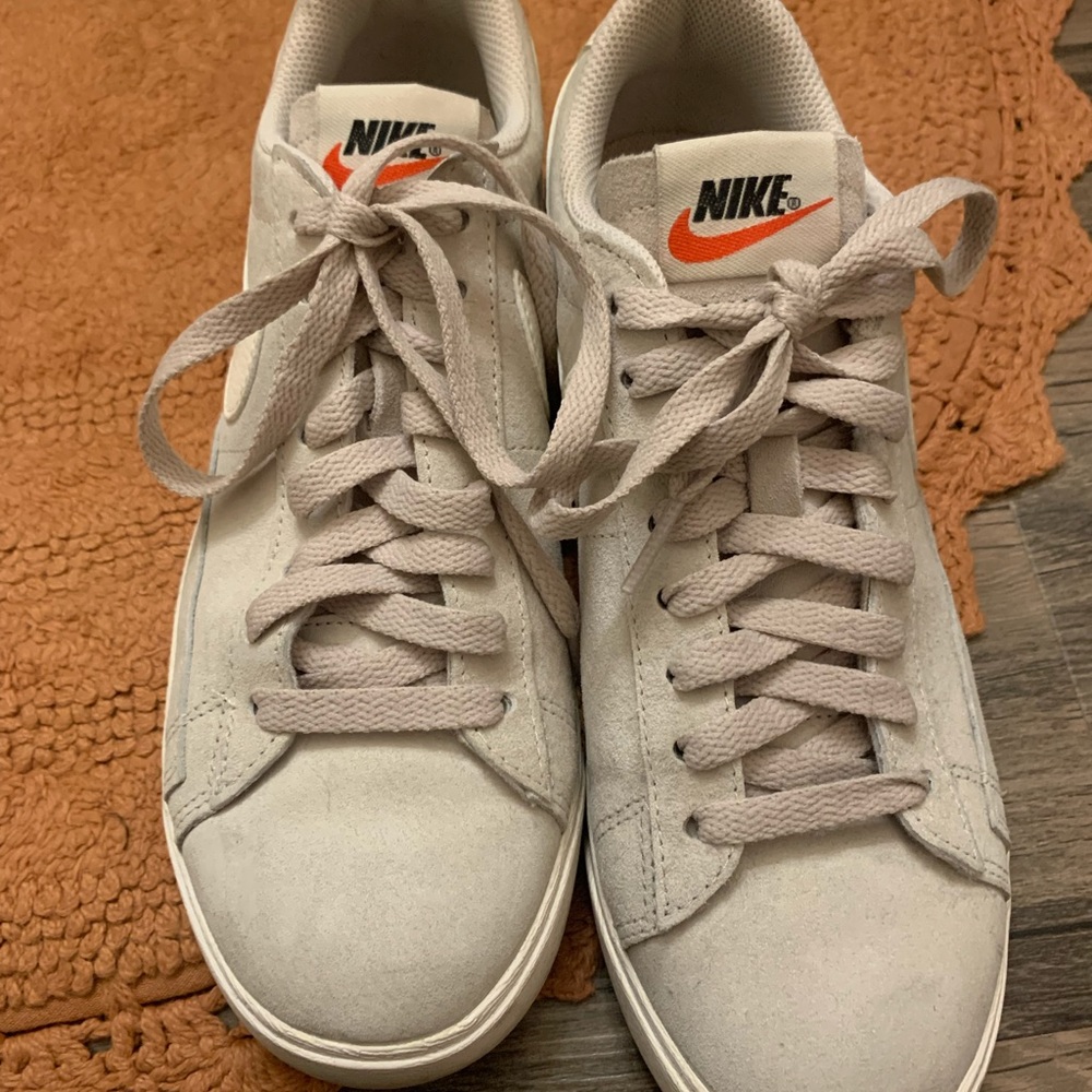 Nike cream/beige blazer sneaker women’s size 8.5